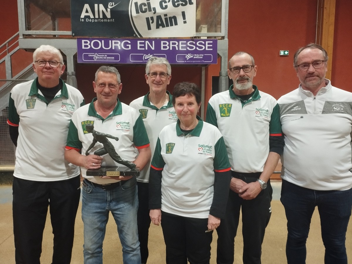 Photo de l'équipe victorieuse du bol d'or 2025